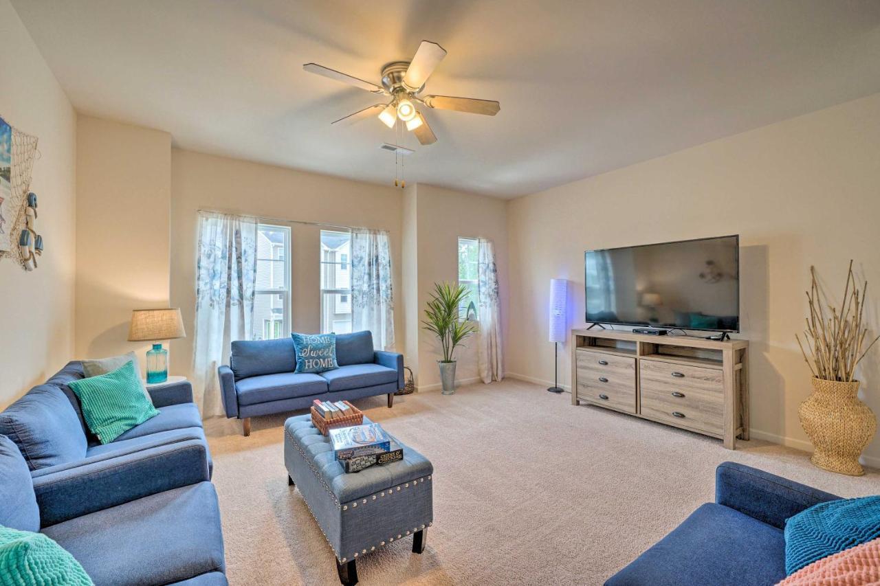 Modern Coastal Condo With Patio 1 Mi To Beaches! Carolina Beach Exteriör bild