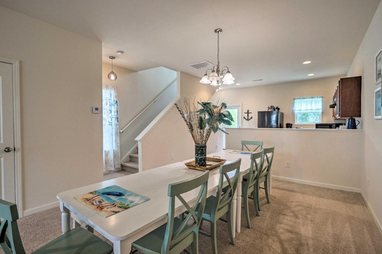 Modern Coastal Condo With Patio 1 Mi To Beaches! Carolina Beach Exteriör bild