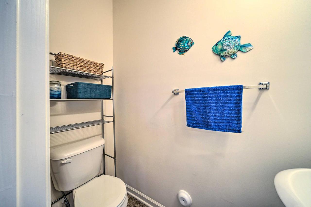 Modern Coastal Condo With Patio 1 Mi To Beaches! Carolina Beach Exteriör bild