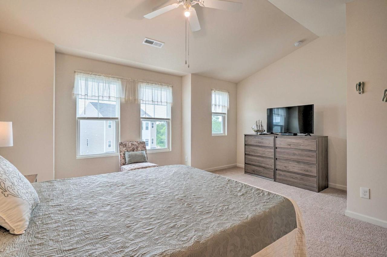 Modern Coastal Condo With Patio 1 Mi To Beaches! Carolina Beach Exteriör bild