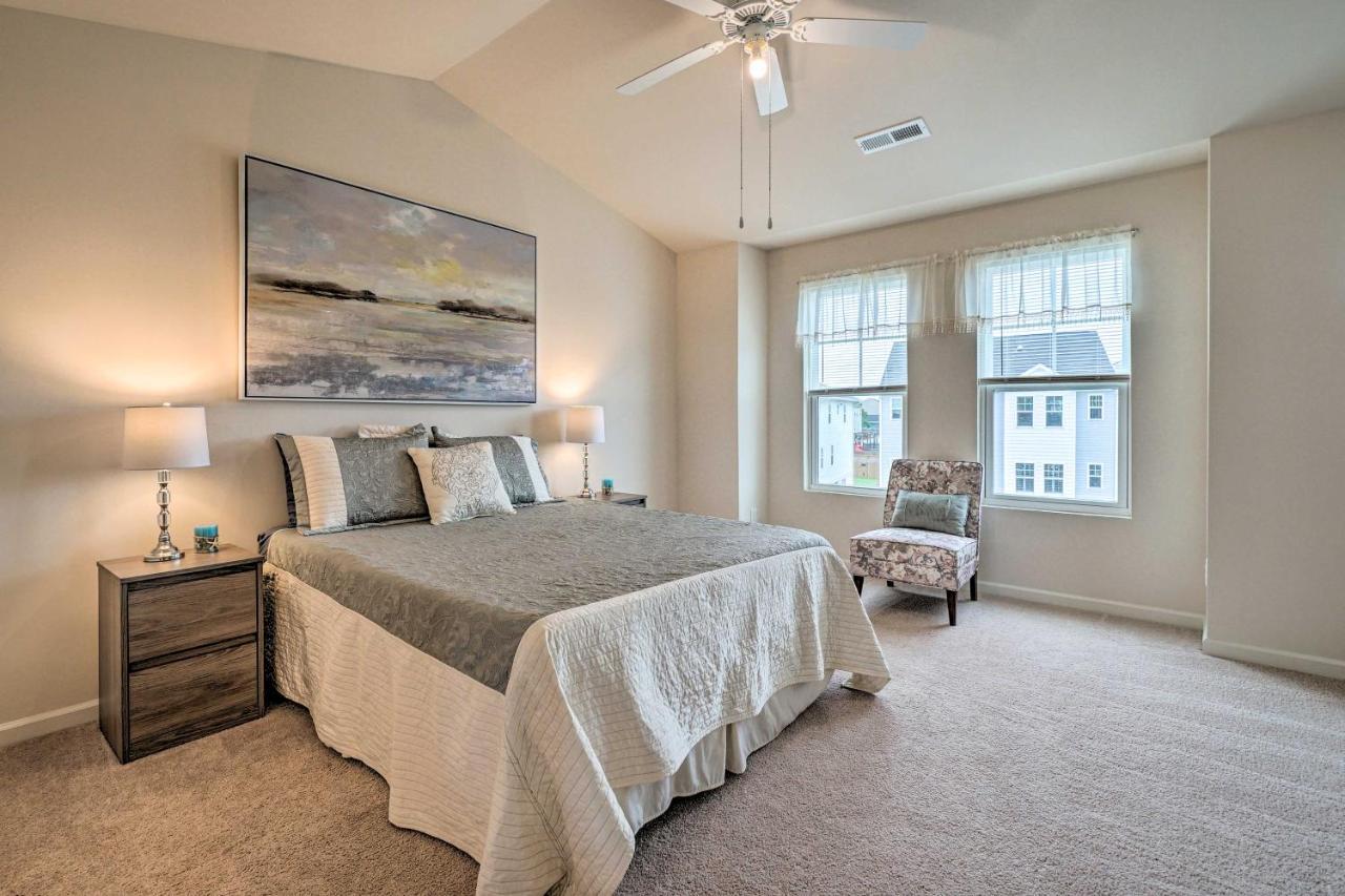 Modern Coastal Condo With Patio 1 Mi To Beaches! Carolina Beach Exteriör bild