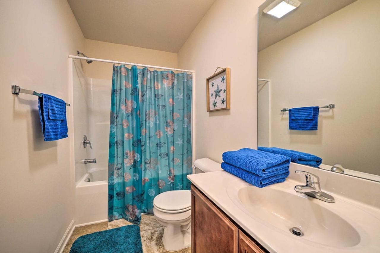 Modern Coastal Condo With Patio 1 Mi To Beaches! Carolina Beach Exteriör bild