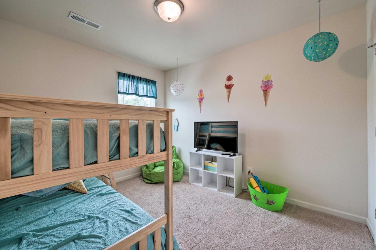 Modern Coastal Condo With Patio 1 Mi To Beaches! Carolina Beach Exteriör bild