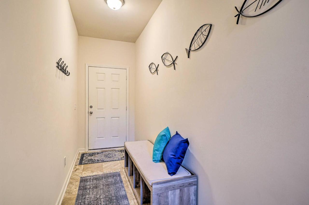 Modern Coastal Condo With Patio 1 Mi To Beaches! Carolina Beach Exteriör bild